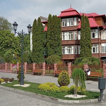 Сонячна Otel Truskavets Dış mekan fotoğraf
