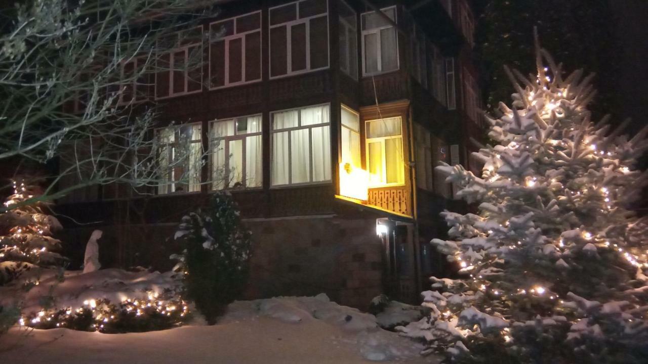 Сонячна Otel Truskavets Dış mekan fotoğraf