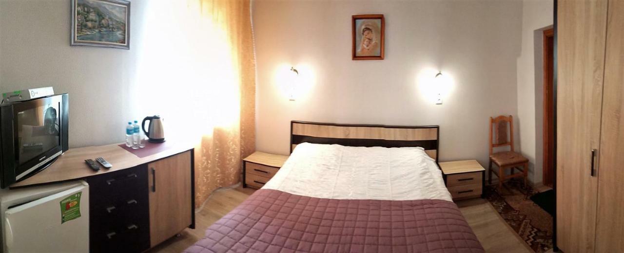 Сонячна Otel Truskavets Dış mekan fotoğraf